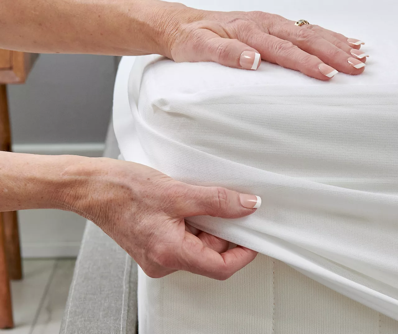 Ultra Soft Full Waterproof Fitted Mattress Protector 6 Ultra Soft Full Waterproof Fitted Mattress Protector - Image 4