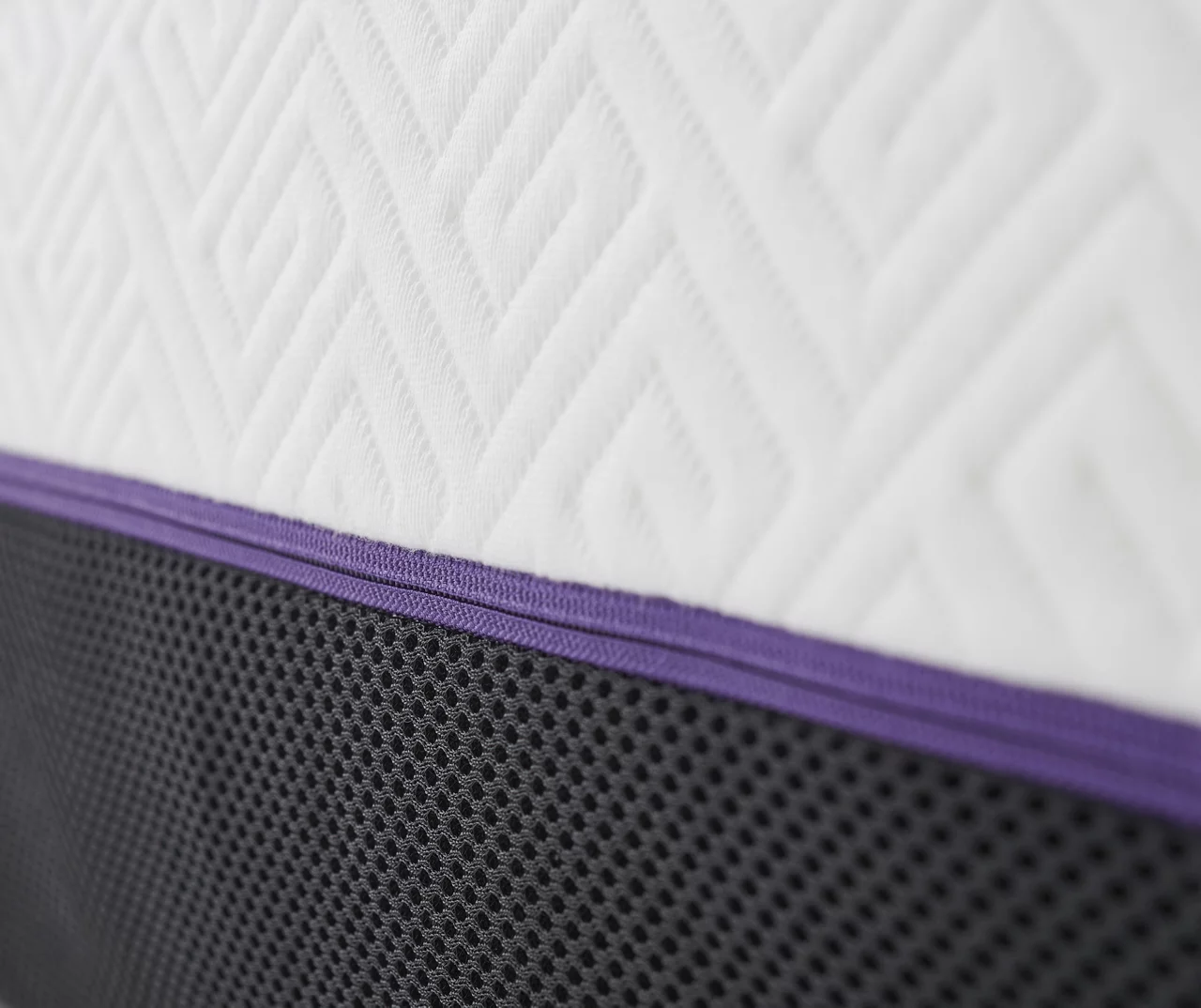 8" Queen Gel Memory Foam Mattress-In-A-Box 6 8" Queen Gel Memory Foam Mattress-In-A-Box - Image 4