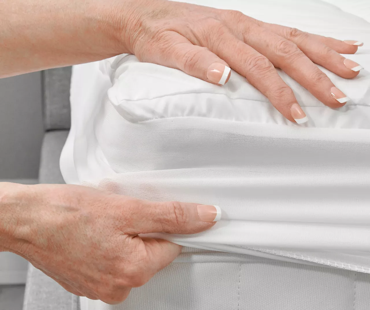 King Pillow Top Luxury Mattress Pad 7 King Pillow Top Luxury Mattress Pad - Image 5