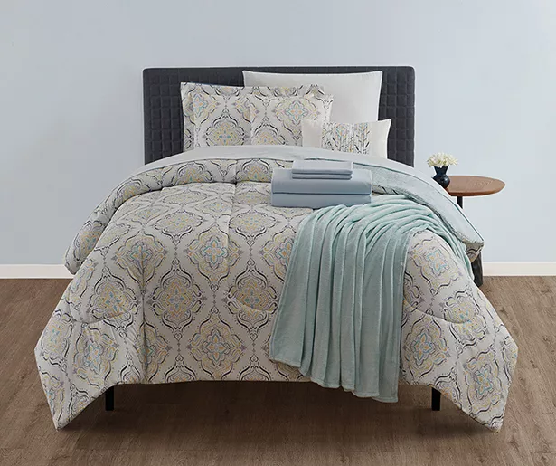 Real Living Yellow & Aqua Medallion Comforter Set 3 Real Living Yellow & Aqua Medallion Comforter Set