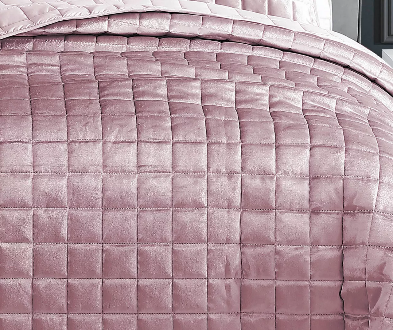 Blush Lyndon 3-Piece King Coverlet Comforter Set 4 Blush Lyndon 3-Piece King Coverlet Comforter Set - Image 2