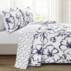 Scandinavian Floral Quilt Set -Northlight Sales Store 810553020 1