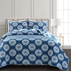 Leah White & Navy Floral Reversible Full/Queen 3-Piece Quilt Set -Northlight Sales Store 810553026 1