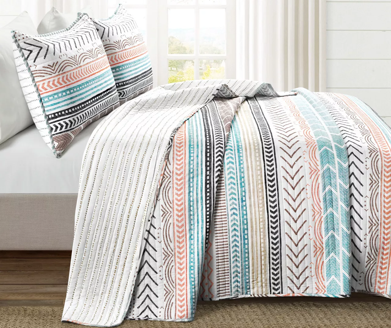 Hygge Geometric Reversible 3-Piece Quilt Set 9 Hygge Geometric Reversible 3-Piece Quilt Set - Image 7