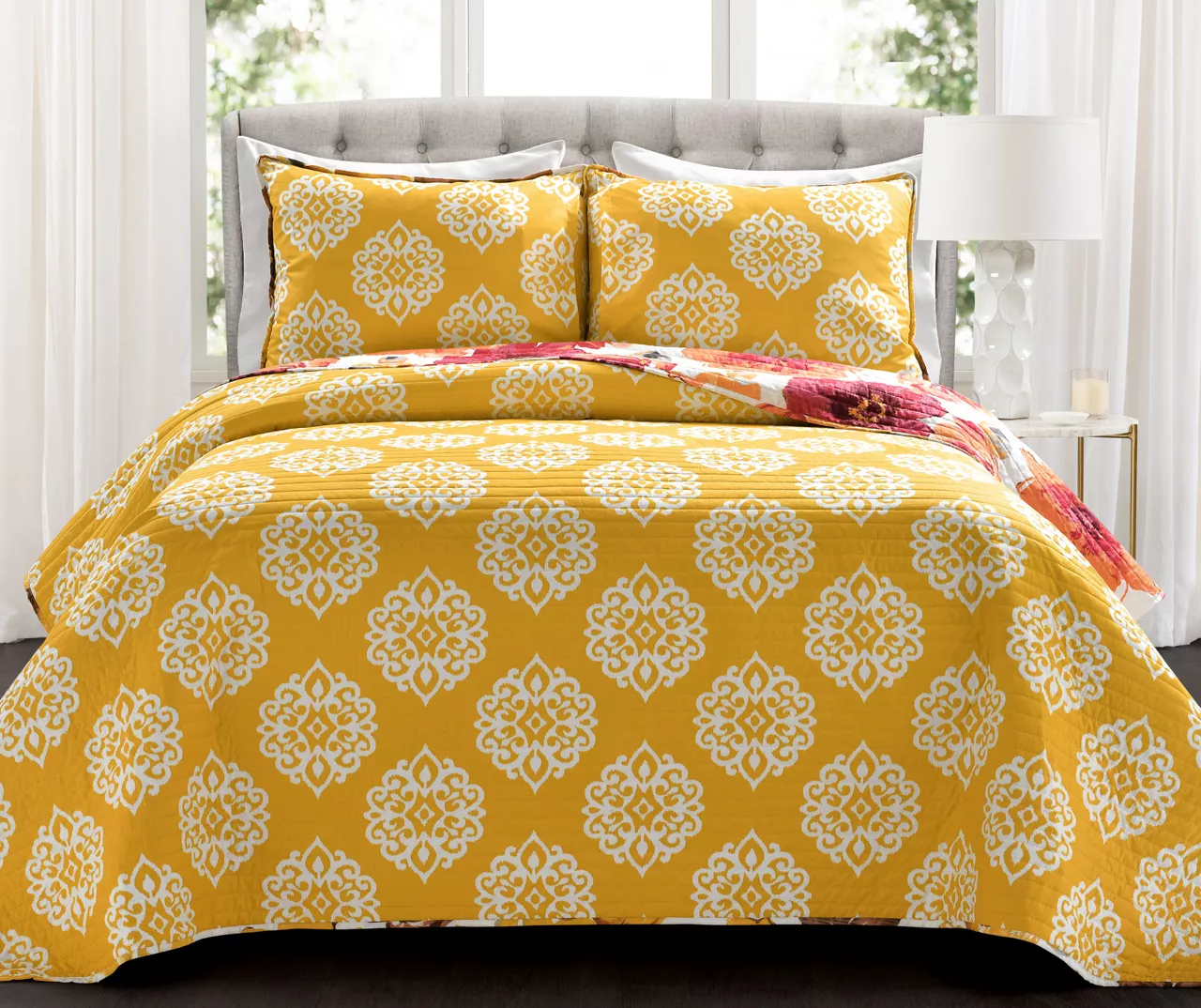 Leah Floral Reversible 3-Piece Quilt Set 12 Leah Floral Reversible 3-Piece Quilt Set - Image 10