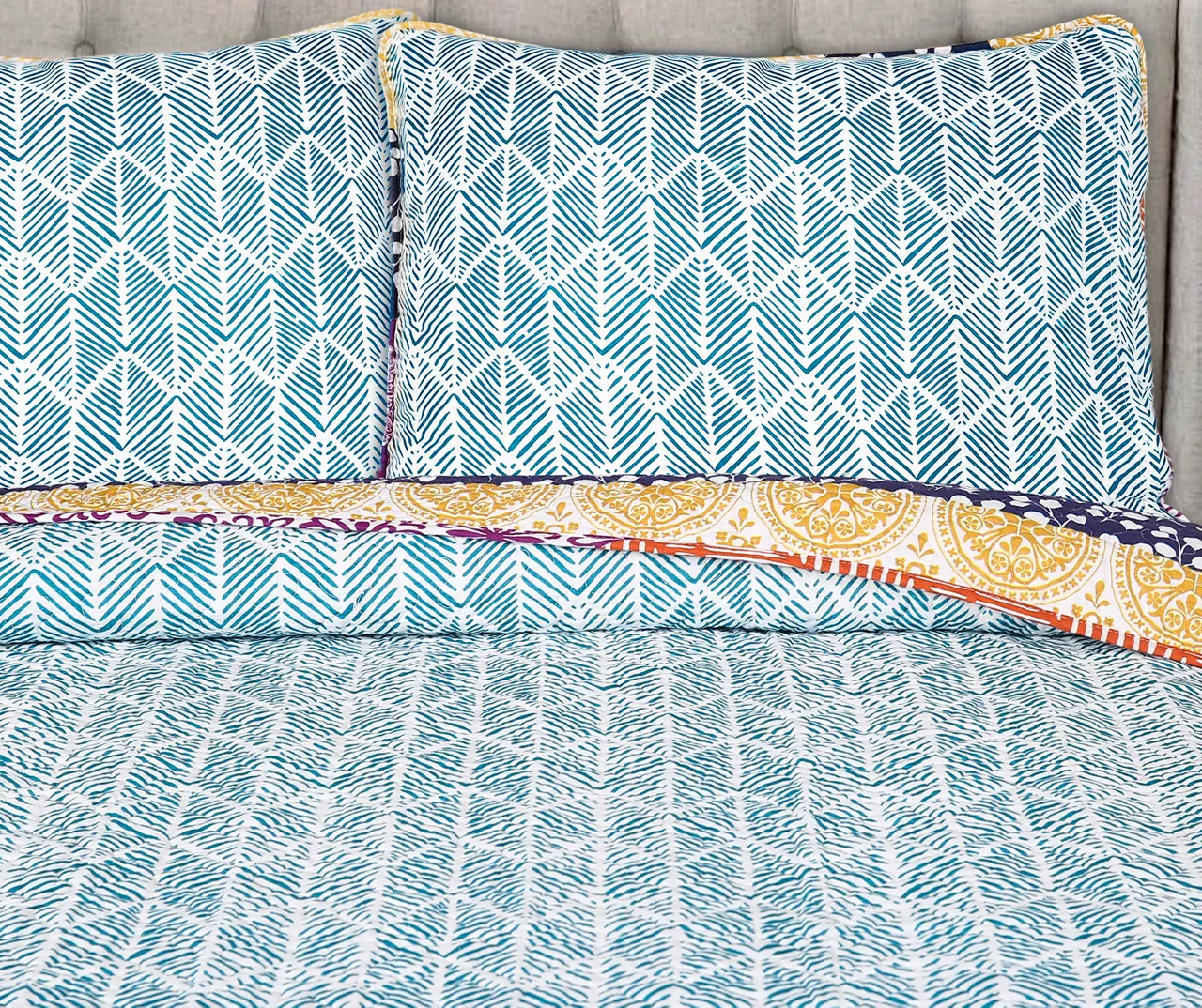 Fuchsia & Orange Bohemian Pattern Stripe Reversible King 3-Piece Quilt Set 5 Fuchsia & Orange Bohemian Pattern Stripe Reversible King 3-Piece Quilt Set - Image 3