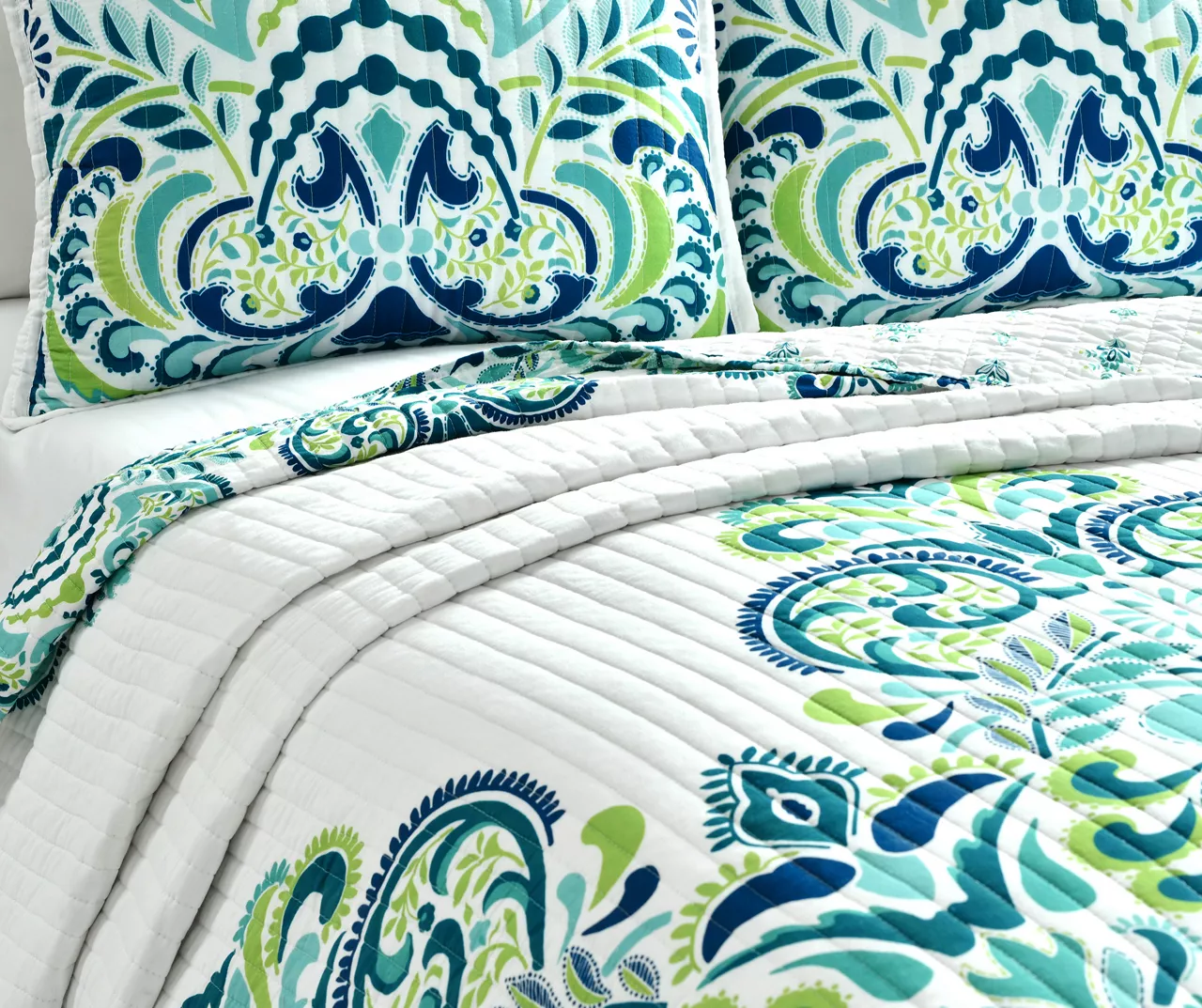 Clara Floral Reversible 3-Piece Quilt Set 15 Clara Floral Reversible 3-Piece Quilt Set - Image 13