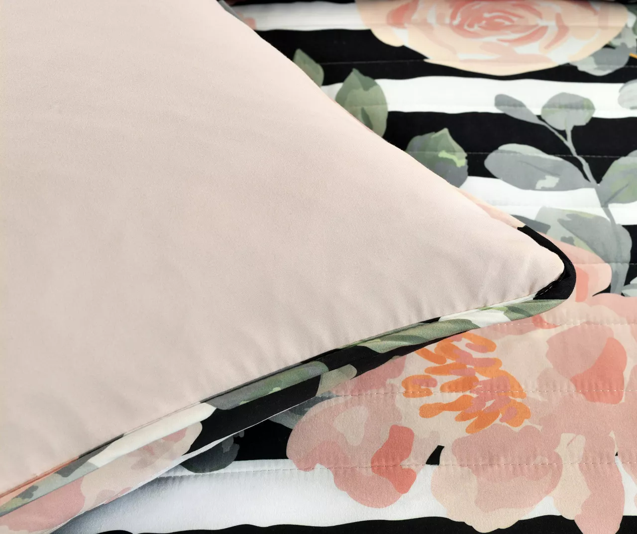 Amara Rose Stripe Reversible 5-Piece Quilt Set 7 Amara Rose Stripe Reversible 5-Piece Quilt Set - Image 5