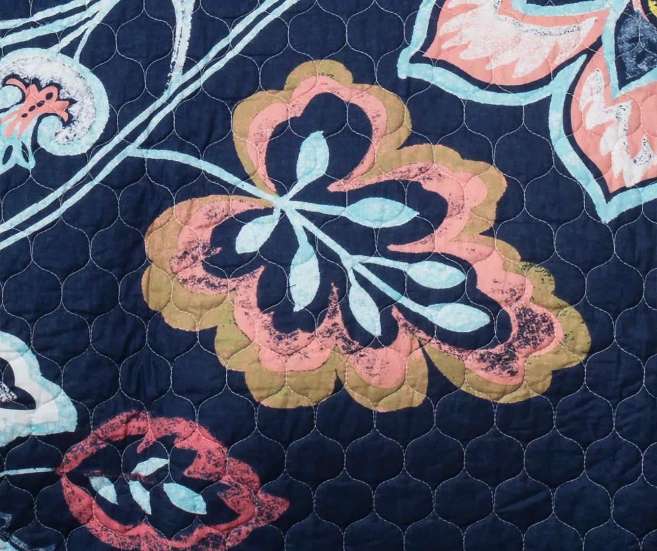 Aster Floral Reversible 3-Piece Quilt Set 5 Aster Floral Reversible 3-Piece Quilt Set - Image 3