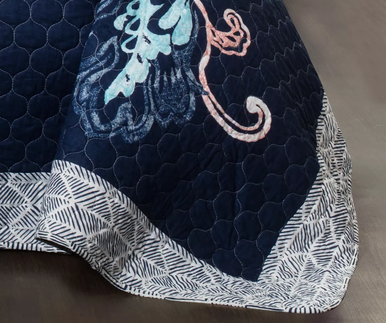 Aster Floral Reversible 3-Piece Quilt Set 8 Aster Floral Reversible 3-Piece Quilt Set - Image 6