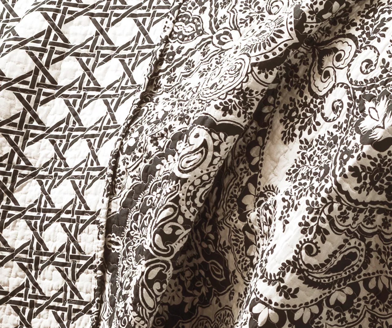 Aubree Arabesque Reversible 3-Piece Quilt Set 11 Aubree Arabesque Reversible 3-Piece Quilt Set - Image 9