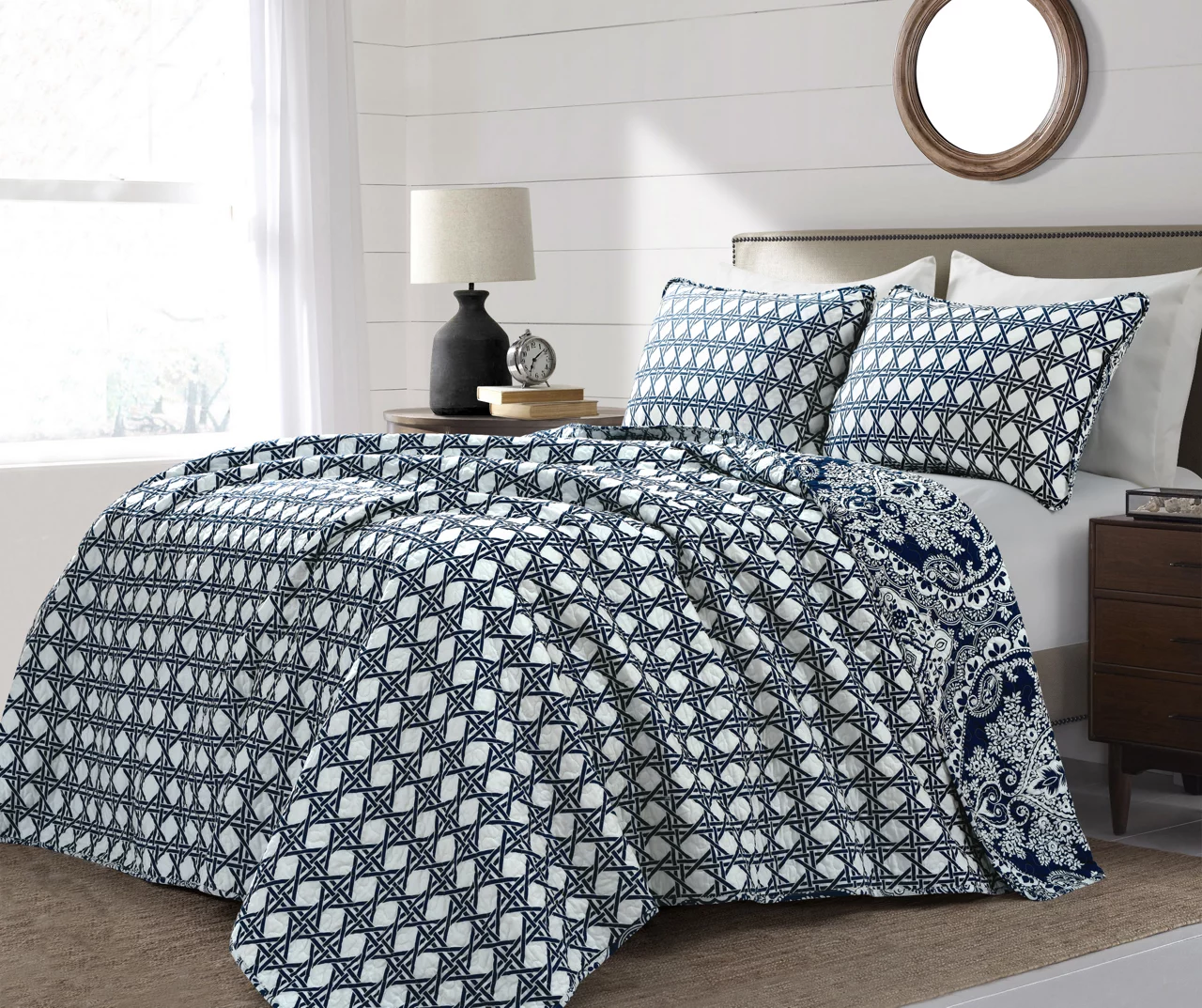 Aubree Arabesque Reversible 3-Piece Quilt Set 5 Aubree Arabesque Reversible 3-Piece Quilt Set - Image 3