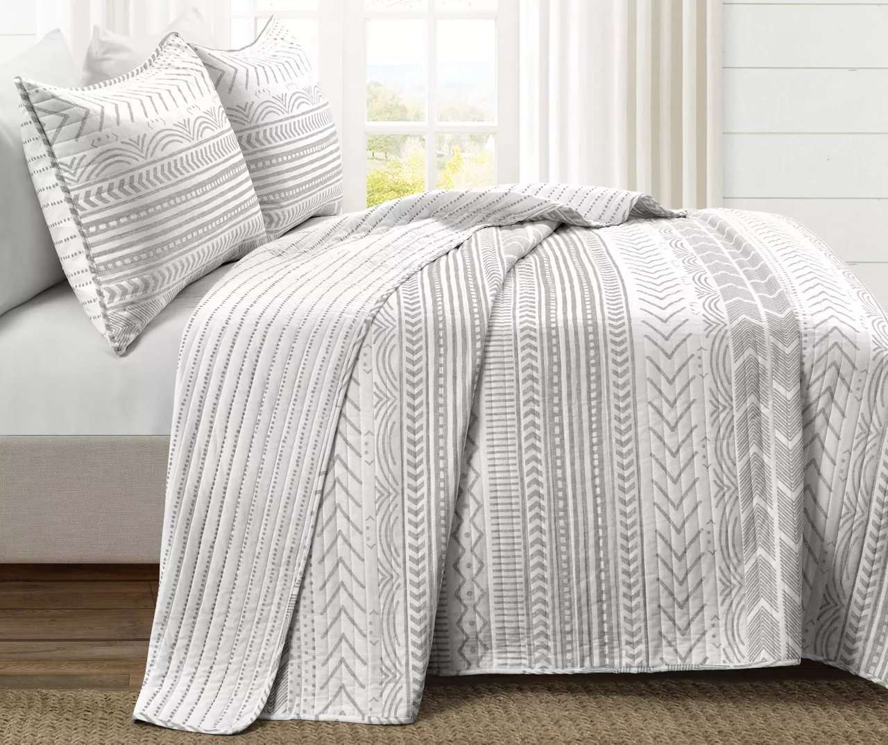 Hygge Gray & White Geometric Reversible King 3-Piece Quilt Set 7 Hygge Gray & White Geometric Reversible King 3-Piece Quilt Set - Image 5
