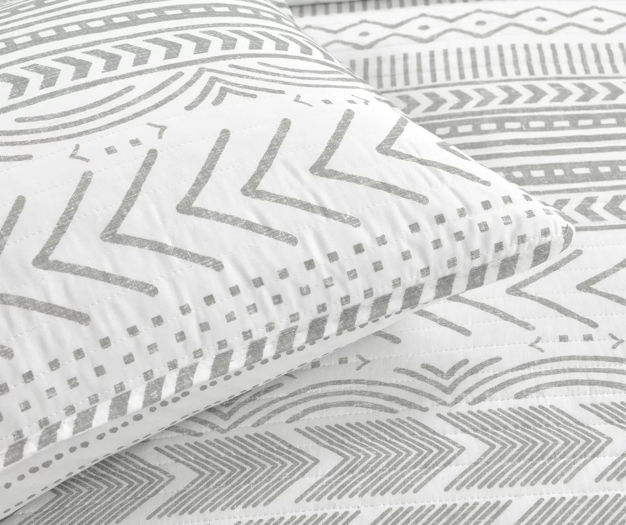Hygge Gray & White Geometric Reversible King 3-Piece Quilt Set 5 Hygge Gray & White Geometric Reversible King 3-Piece Quilt Set - Image 3