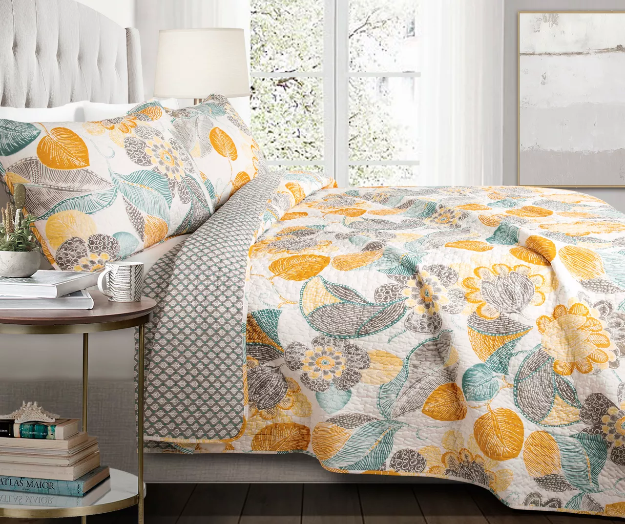 Layla Floral Reversible 3-Piece Quilt Set 3 Layla Floral Reversible 3-Piece Quilt Set