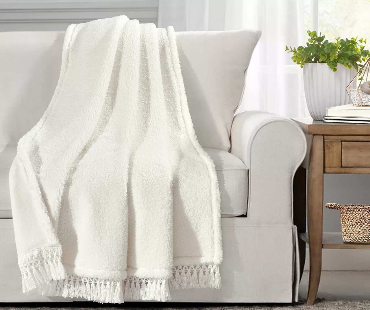 White Tassel-Fringe Sherpa Throw, (50" X 60") 4 White Tassel-Fringe Sherpa Throw, (50" X 60") - Image 2