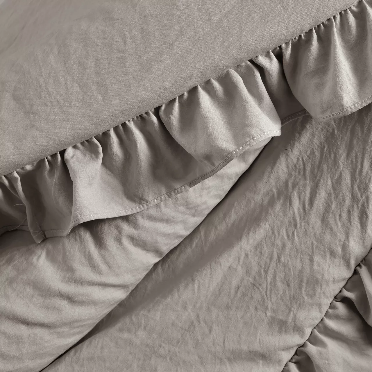 Reyna Gray Ruffle-Trim Crinkle Throw, (50" X 60") 6 Reyna Gray Ruffle-Trim Crinkle Throw, (50" X 60") - Image 4