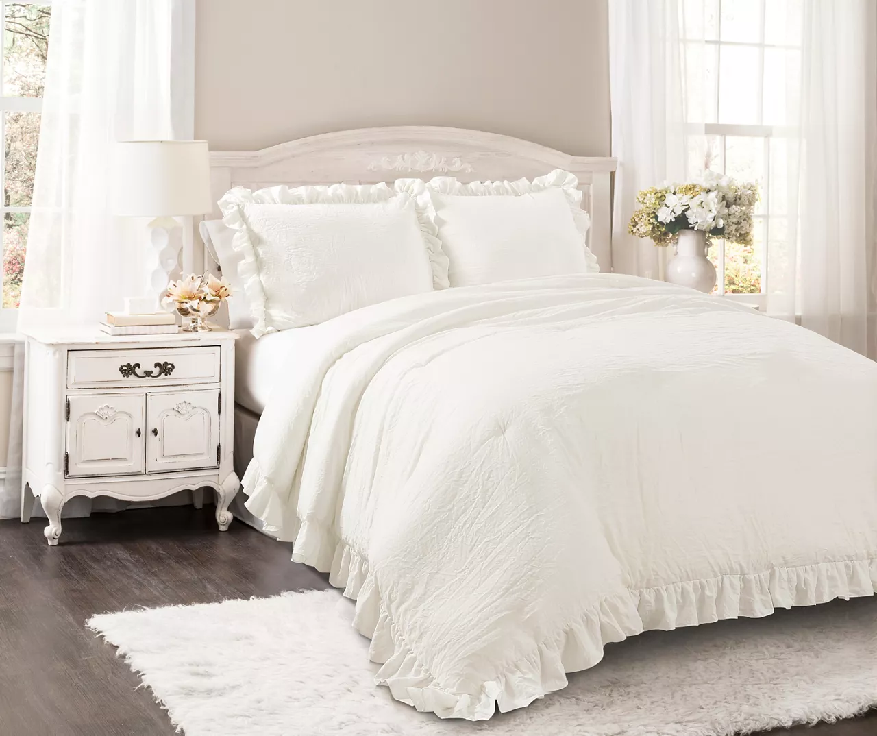 Lush Decor Reyna Ruffle-Trim 3-Piece Comforter Set 5 Lush Decor Reyna Ruffle-Trim 3-Piece Comforter Set - Image 3