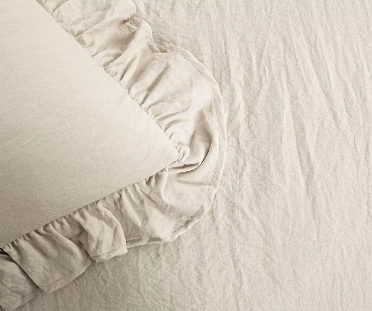 Lush Decor Reyna Ruffle-Trim 3-Piece Comforter Set 12 Lush Decor Reyna Ruffle-Trim 3-Piece Comforter Set - Image 10