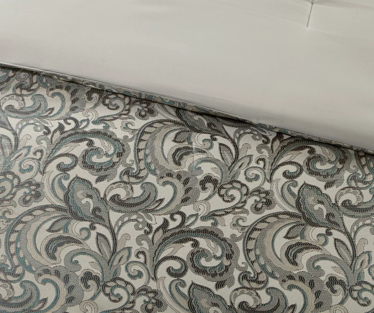 Isabella Paisley Room-in-a-Bag 24-Piece Bedroom Set 4 Isabella Paisley Room-in-a-Bag 24-Piece Bedroom Set - Image 2