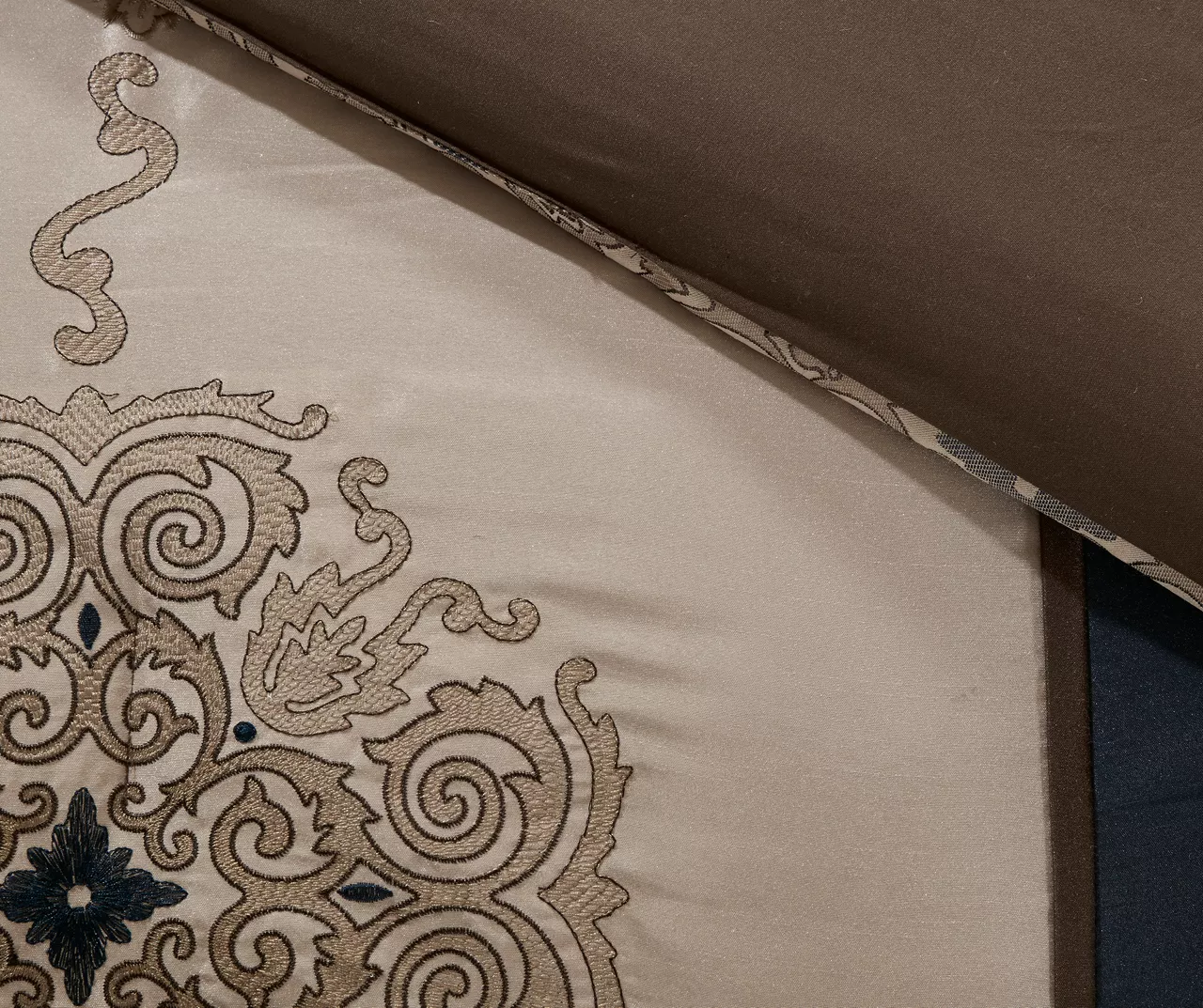 Perry Navy & Brown Medallion Jacquard King 7-Piece Comforter Set 9 Perry Navy & Brown Medallion Jacquard King 7-Piece Comforter Set - Image 7