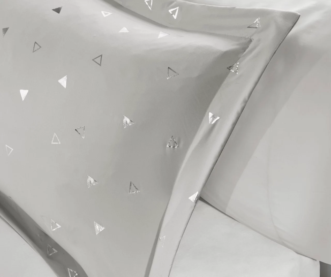 Nova Gray & Silver Metallic Triangle Full/Queen 5-Piece Comforter Set 6 Nova Gray & Silver Metallic Triangle Full/Queen 5-Piece Comforter Set - Image 4