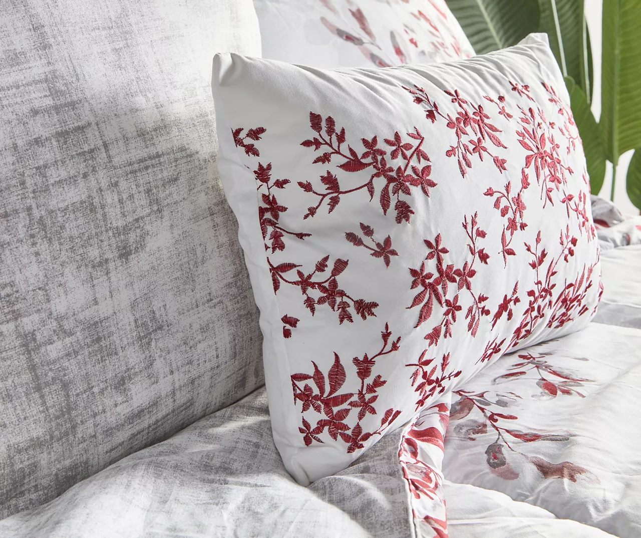 Red & Gray Floral Bed-in-a-Bag Full 14-Piece Bedding Set 7 Red & Gray Floral Bed-in-a-Bag Full 14-Piece Bedding Set - Image 5