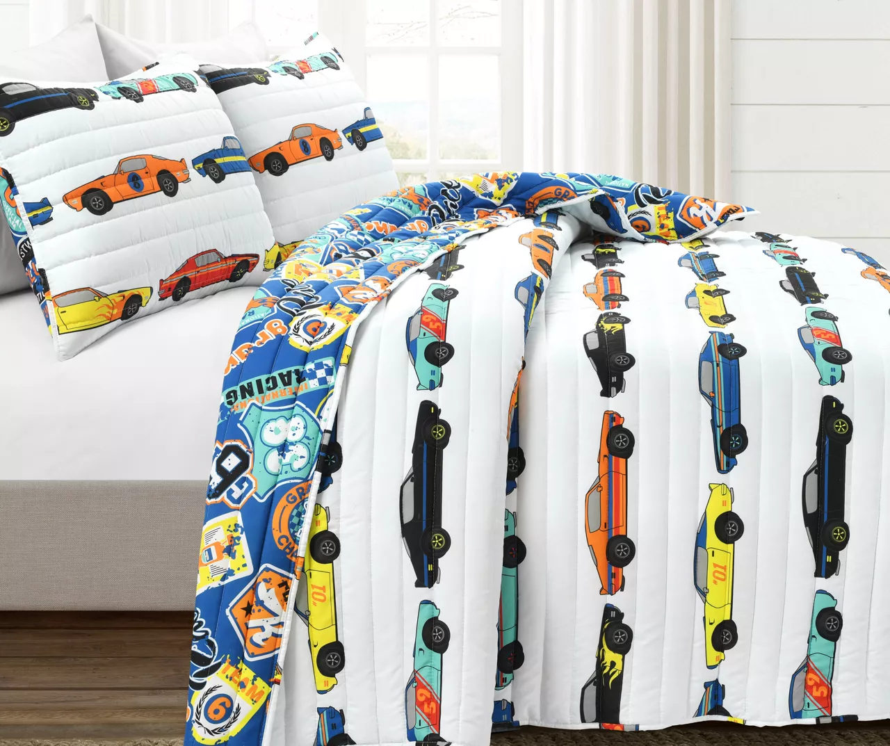 White Multi-Color Race Cars Reversible Twin 2-Piece Quilt Set 4 White Multi-Color Race Cars Reversible Twin 2-Piece Quilt Set - Image 2