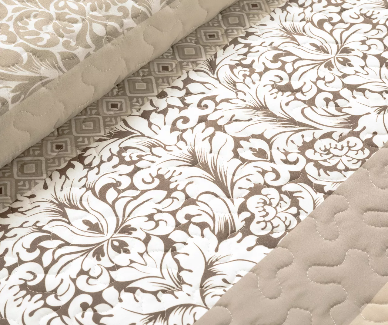 Lush Decor Bohemian Pattern Stripe Reversible Quilt Set 20 Lush Decor Bohemian Pattern Stripe Reversible Quilt Set - Image 18