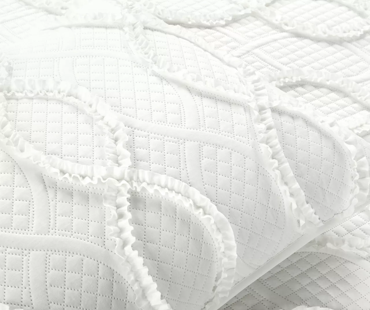 Lush Decor Avon White Ruffled Helix Pattern Quilt Set 8 Lush Decor Avon White Ruffled Helix Pattern Quilt Set - Image 6
