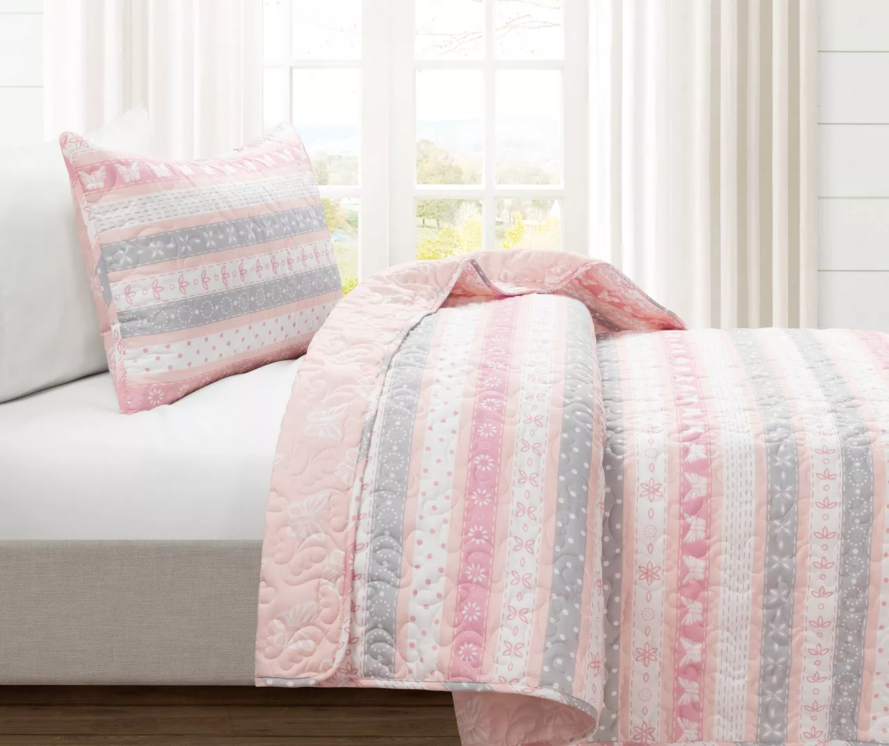 Lush Decor Sara Lily Pink & Gray Pattern Stripe Reversible Quilt Set 5 Lush Decor Sara Lily Pink & Gray Pattern Stripe Reversible Quilt Set - Image 3