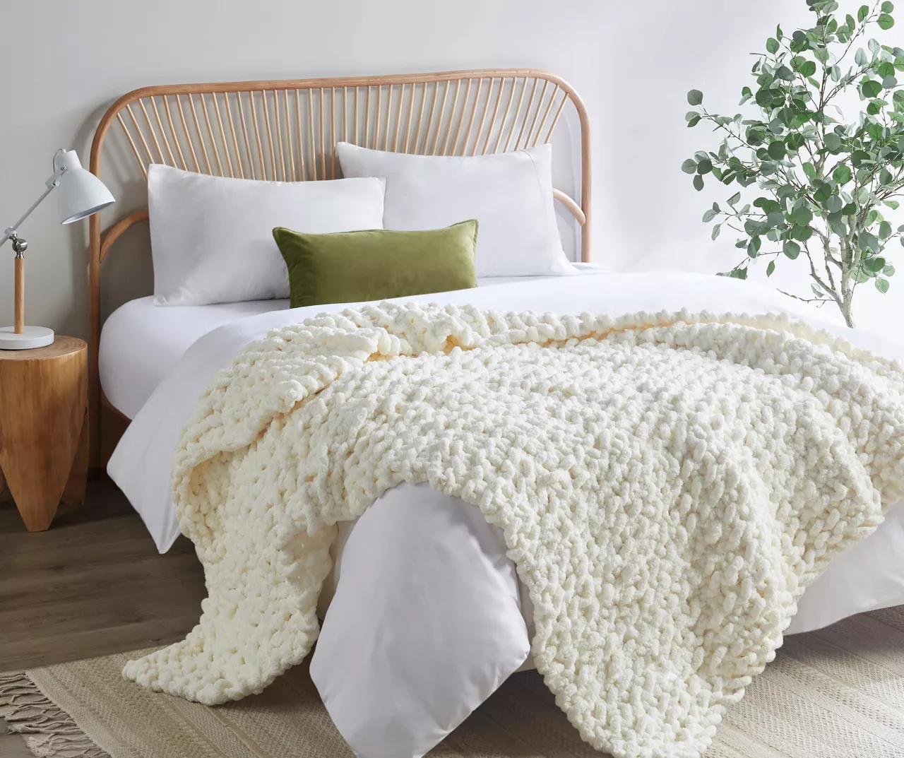 Chunky-Knit Handmade Throw, (50" X 60") 5 Chunky-Knit Handmade Throw, (50" X 60") - Image 3