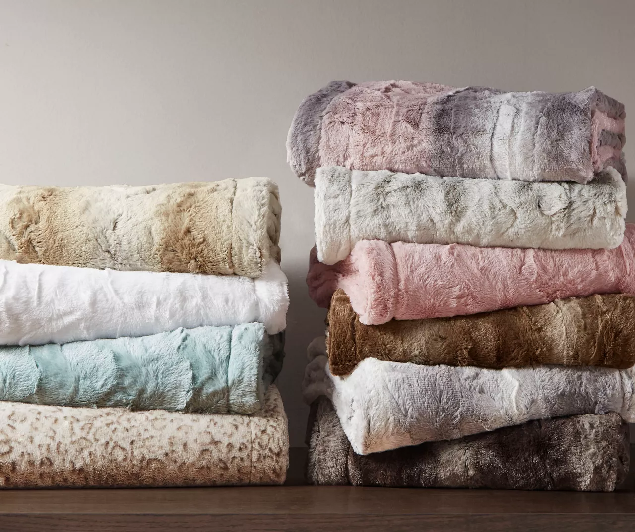 Marselle Oversize Faux Fur Throw, (60" X 70") 14 Marselle Oversize Faux Fur Throw, (60" X 70") - Image 12